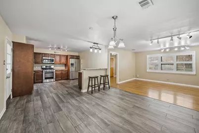 2419 Bentley Avenue, Dallas, TX 75211 - Photo 9