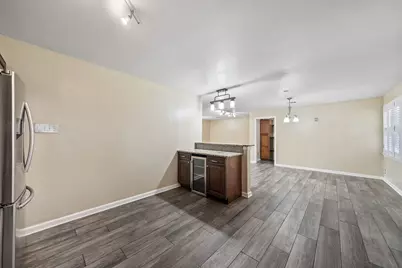 2419 Bentley Avenue, Dallas, TX 75211 - Photo 11