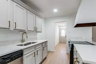 6006 Lakecrest Dr, Garland, TX 75043 - Photo 9