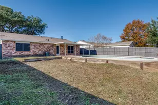 6006 Lakecrest Dr, Garland, TX 75043 - Photo 25