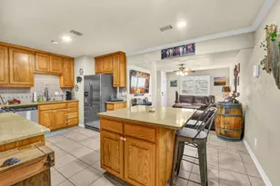 325 Huggins Dr, Springtown, TX 76082 - Photo 5