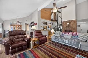 2411 Amber Hill Ln, Euless, TX 76039 - Photo 5