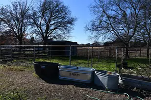 2123 S Hampton Rd, Glenn Heights, TX 75154 - Photo 17