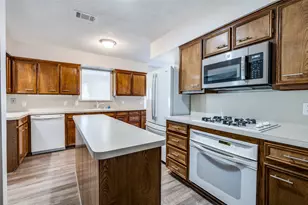 1902 Green Meadow Ct, Arlington, TX 76013 - Photo 11