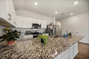 909 Avagail Ave, Springtown, TX 76082 - Photo 9