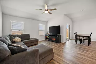 909 Avagail Ave, Springtown, TX 76082 - Photo 15