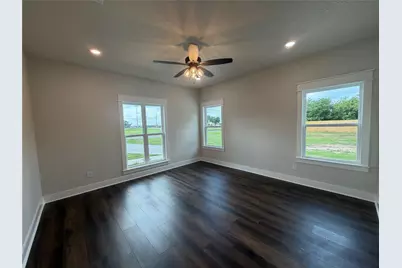 518 Strong Street, Bowie, TX 76230 - Photo 5