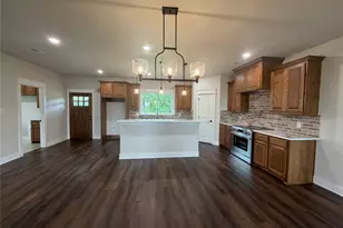 518 Strong St, Bowie, TX 76230 - Photo 19