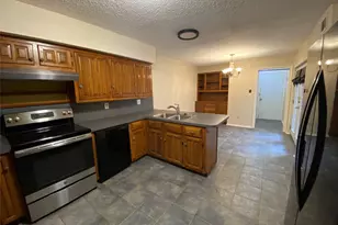 606 Old Country Rd, Duncanville, TX 75137 - Photo 9