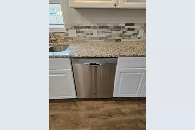 605 N Snyder Avenue, Justin, TX 76247 - Photo 9