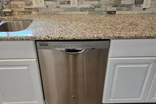 605 N Snyder Ave, Justin, TX 76247 - Photo 9