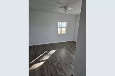 605 N Snyder Avenue, Justin, TX 76247 - Photo 9