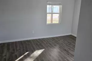 605 N Snyder Ave, Justin, TX 76247 - Photo 9