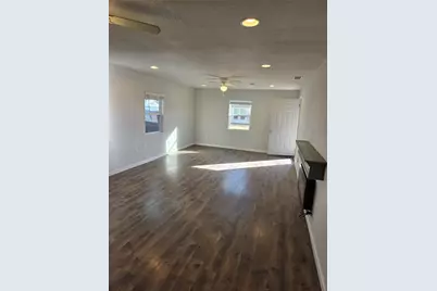 605 N Snyder Avenue, Justin, TX 76247 - Photo 5