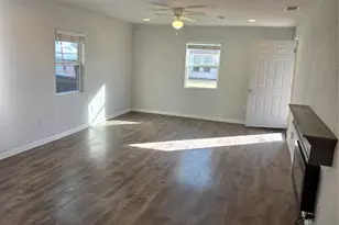 605 N Snyder Ave, Justin, TX 76247 - Photo 5