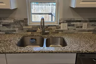 605 N Snyder Ave, Justin, TX 76247 - Photo 7