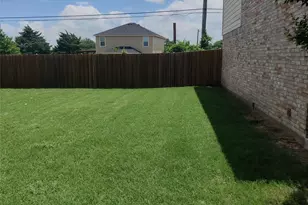 222 Chesterfield Cir, Waxahachie, TX 75165 - Photo 5