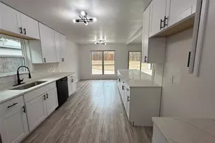 2913 White Oak Ln, Bedford, TX 76021 - Photo 11