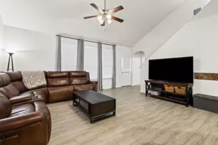 404 Millbrook Ln, Fort Worth, TX 76036 - Photo 13