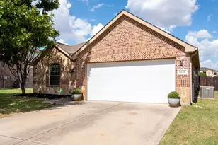 1336 Shelley Dr, Burleson, TX 76028 - Photo 3