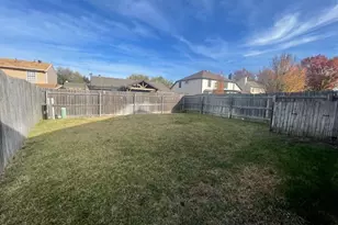 1226 W Hudgins St, Grapevine, TX 76051 - Photo 21