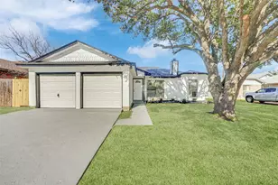 615 Red Coat Ln, Arlington, TX 76002 - Photo 1