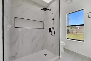 615 Red Coat Ln, Arlington, TX 76002 - Photo 15