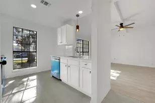 615 Red Coat Ln, Arlington, TX 76002 - Photo 9