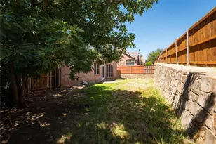 1215 Nocona Dr, Irving, TX 75063 - Photo 33