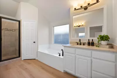 7302 Heritage Oaks Court, Arlington, TX 76001 - Photo 19