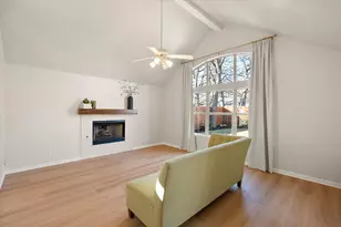 7302 Heritage Oaks Ct, Arlington, TX 76001 - Photo 11