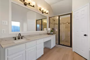 7302 Heritage Oaks Ct, Arlington, TX 76001 - Photo 15