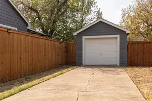 1208 Carolina St, Graham, TX 76450 - Photo 3