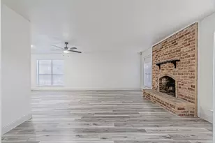 1313 Oakbluff Dr, Lancaster, TX 75146 - Photo 7