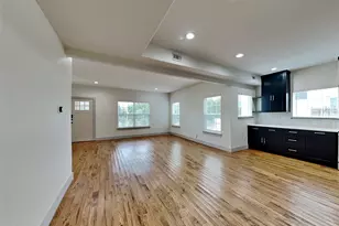 1023 N Madison Ave, Dallas, TX 75208 - Photo 1