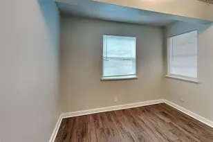 1101 Johns Dr, Euless, TX 76039 - Photo 11