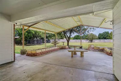 302 Robins Way, Granbury, TX 76048 - Photo 13