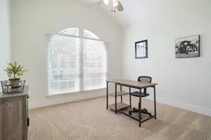 302 Robins Way, Granbury, TX 76048 - Photo 11