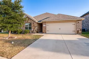 542 Clearlake Dr, Waxahachie, TX 75165 - Photo 1