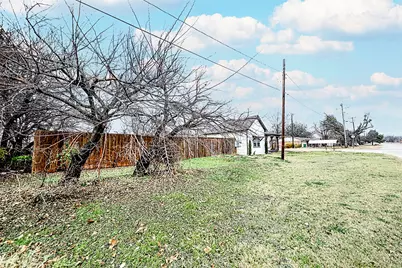 202 S Trappier Street, Alvord, TX 76225 - Photo 5