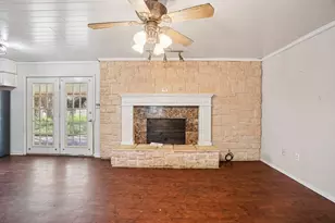 319 S Rogers St, Covington, TX 76636 - Photo 5