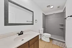 1402 S Carrier Pkwy, Grand Prairie, TX 75051 - Photo 23