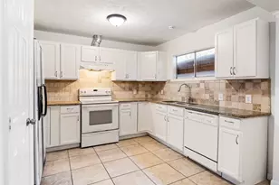 2611 W Amherst Ave, Dallas, TX 75235 - Photo 17