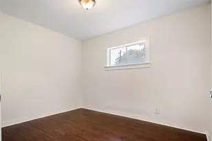 2611 W Amherst Ave, Dallas, TX 75235 - Photo 33