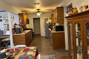 817 S Bell St, Hamilton, TX 76531 - Photo 9