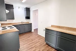 141 NW Jayellen Ave, Burleson, TX 76028 - Photo 5