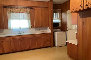 1303 W 3rd Ave, Corsicana, TX 75110 - Photo 11