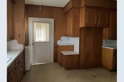 1303 W 3rd Avenue, Corsicana, TX 75110 - Photo 9