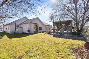 605 Shaffner St, Ponder, TX 76259 - Photo 3