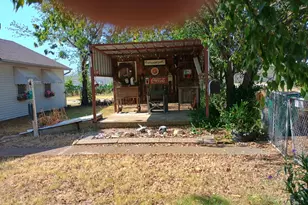 605 Shaffner St, Ponder, TX 76259 - Photo 11